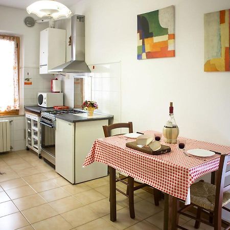 Cheap Apartment In The Old Village กอลเลวัลเดลซา ภายนอก รูปภาพ