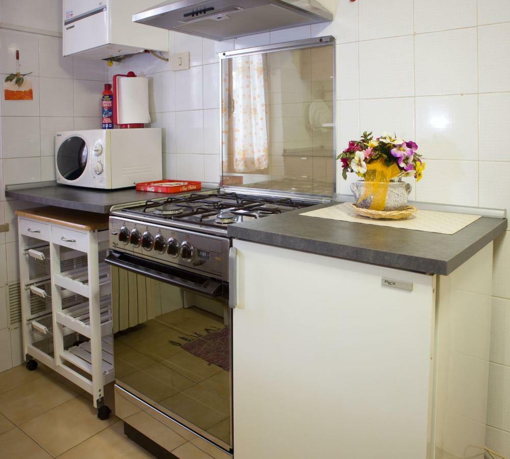 Cheap Apartment In The Old Village กอลเลวัลเดลซา ภายนอก รูปภาพ
