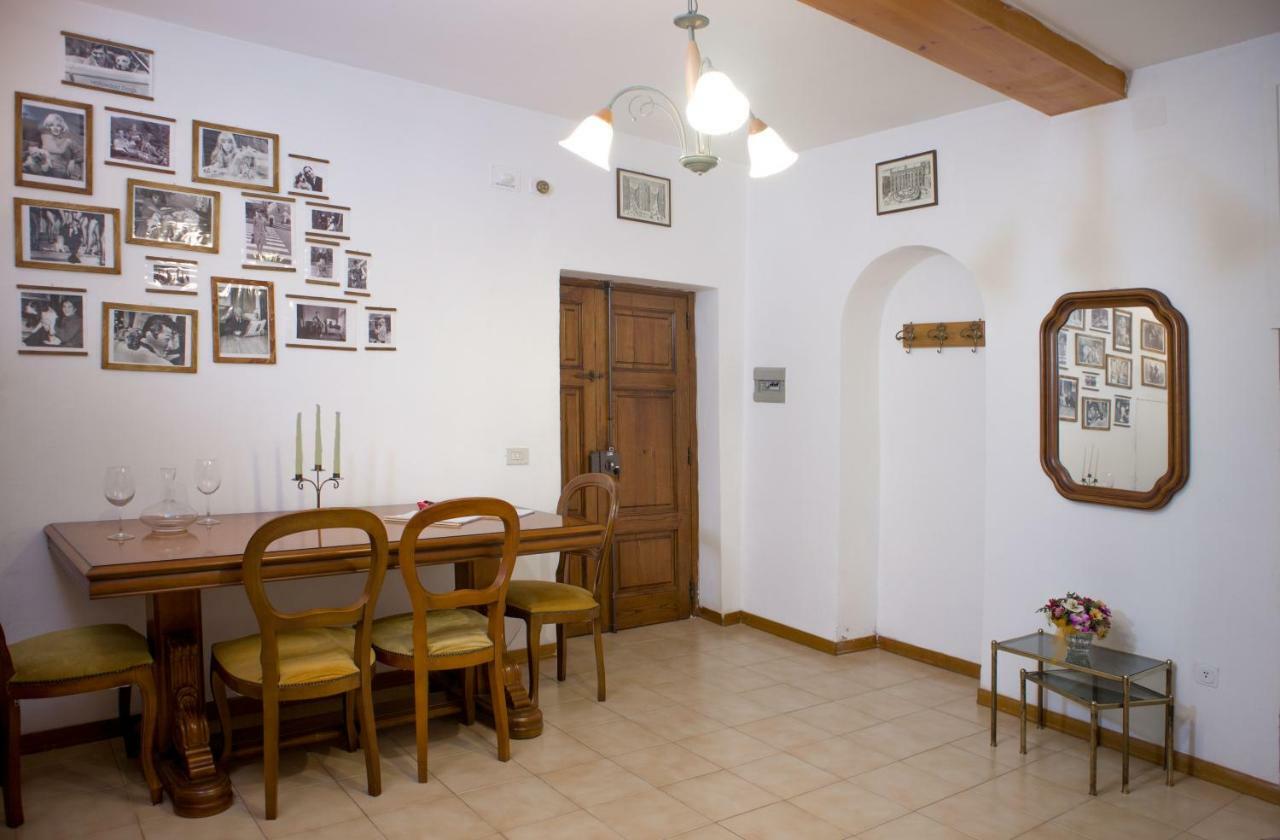 Cheap Apartment In The Old Village กอลเลวัลเดลซา ภายนอก รูปภาพ