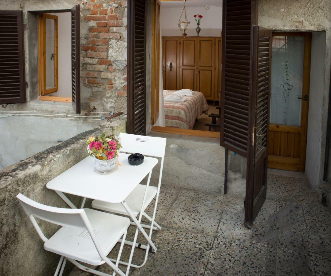 Cheap Apartment In The Old Village กอลเลวัลเดลซา ภายนอก รูปภาพ