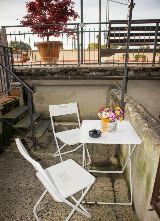 Cheap Apartment In The Old Village กอลเลวัลเดลซา ภายนอก รูปภาพ